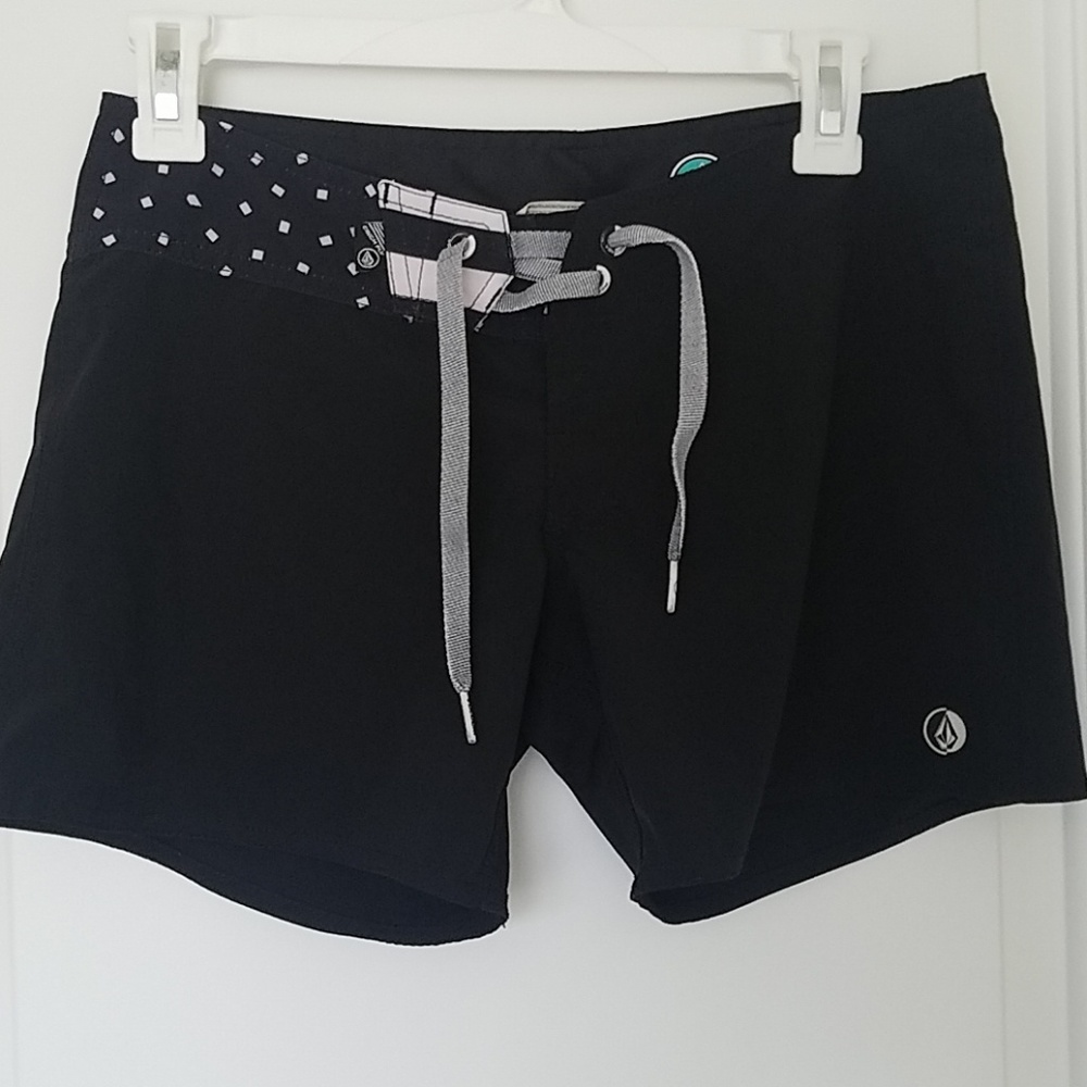 Volcom Board Shorts - Picture 1 of 4